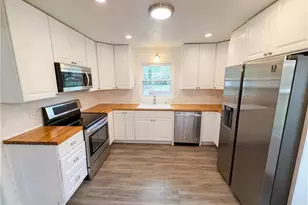 1272 Owen Cir, Sugar Hill, GA 30518 - Photo 2