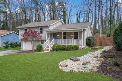 2611 Linnwood Drive SE, Smyrna, GA 30080 - Photo 2