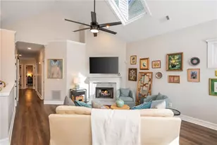 704 Gardenside Cir SE, Marietta, GA 30067 - Photo 2