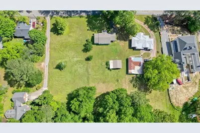 110 Barnesdale Terrace, Woodstock, GA 30188 - Photo 4