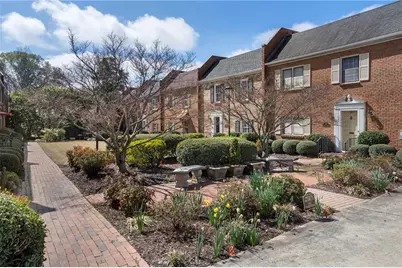 14 Sycamore Square, Decatur, GA 30030 - Photo 1