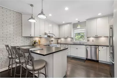 14 Sycamore Square, Decatur, GA 30030 - Photo 2