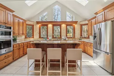 8800 Glen Ferry Drive, Johns Creek, GA 30022 - Photo 10