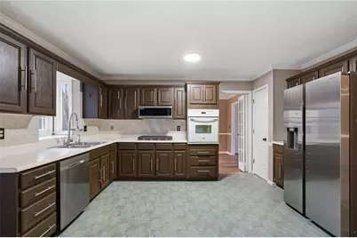 1543 Glencrest Trail, Lawrenceville, GA 30043 - Photo 10