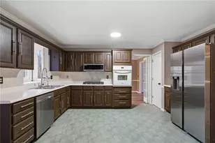 1543 Glencrest Trail, Lawrenceville, GA 30043 - Photo 10