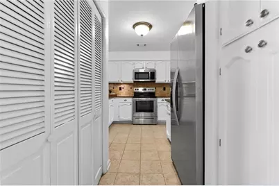 4590 Village Oaks Circle, Dunwoody, GA 30338 - Photo 12