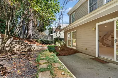 4590 Village Oaks Circle, Dunwoody, GA 30338 - Photo 38