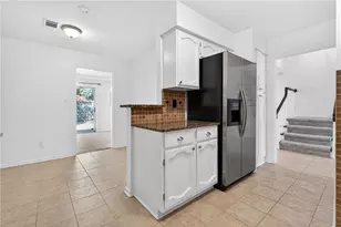 4590 Village Oaks Cir, Dunwoody, GA 30338 - Photo 10