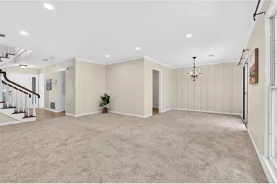 4590 Village Oaks Circle, Dunwoody, GA 30338 - Photo 18