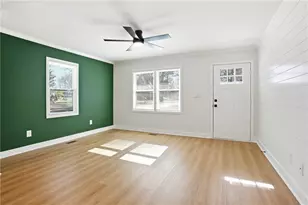 127 Perry St, Loganville, GA 30052 - Photo 4