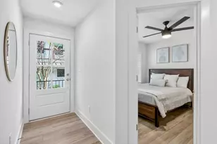 4455 Dandelion Ln, Atlanta, GA 30342 - Photo 4