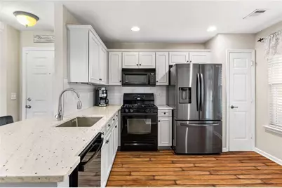 369 Hiawassee Drive, Woodstock, GA 30188 - Photo 10