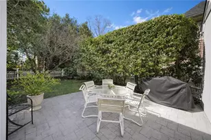 300 Nell Ct, Atlanta, GA 30342 - Photo 36