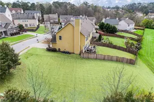 6222 Sapphire Ct, Sugar Hill, GA 30518 - Photo 2