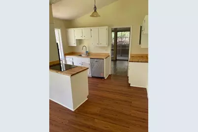 6840 Sunny Brook Lane NE, Atlanta, GA 30328 - Photo 4