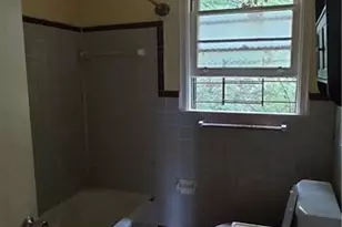 2980 Wanda Cir SW, Atlanta, GA 30315 - Photo 8