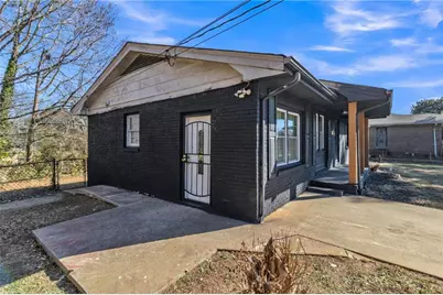 2958 Holcomb Court, East Point, GA 30344 - Photo 4