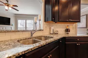 3539 Peacock Rd, Alpharetta, GA 30004 - Photo 10