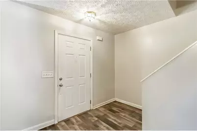 5559 Strathmoor Manor Circle, Lithonia, GA 30058 - Photo 2