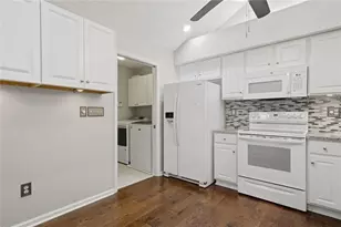 2132 Carefree Cir, Marietta, GA 30062 - Photo 12