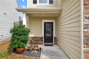 346 Highland Pointe Cir E, Dawsonville, GA 30534 - Photo 2