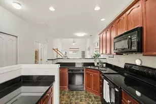 2367 Suwanee Pointe Dr, Lawrenceville, GA 30043 - Photo 14