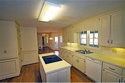 2070 Shallowford Park Manor, Roswell, GA 30075 - Photo 6