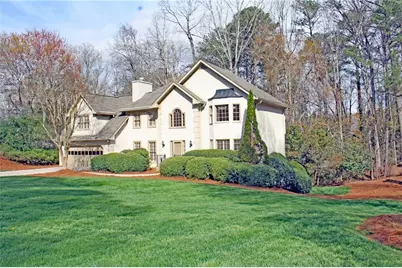 2070 Shallowford Park Manor, Roswell, GA 30075 - Photo 1