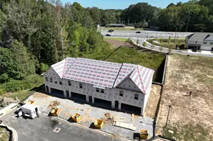 669 Sunstone Ln, Lawrenceville, GA 30043 - Photo 2