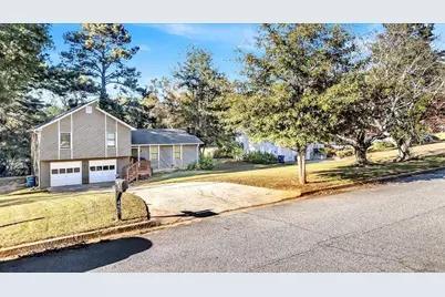 450 Valley Woods Circle SE, Conyers, GA 30094 - Photo 32