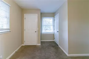 929 Pine Roc Dr, Stone Mountain, GA 30083 - Photo 14