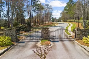 4638 Manor Dr, Gainesville, GA 30506 - Photo 4