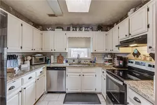 1521 Hunters Cove, Auburn, GA 30011 - Photo 10