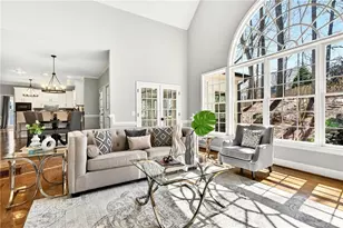 620 Lake Medlock Ct, Alpharetta, GA 30022 - Photo 2