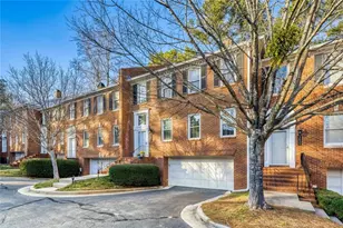 3833 Savannah Square E, Atlanta, GA 30340 - Photo 2