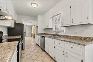 727 S Carter Dr, Jonesboro, GA 30236 - Photo 10