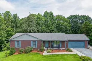 41 Summit Ridge Dr SE, Cartersville, GA 30120 - Photo 1