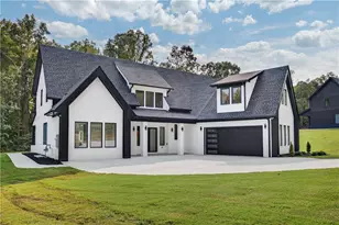 127 Deer Cyn Dr, Auburn, GA 30011 - Photo 2