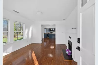 240 E 5th Ave, Winder, GA 30680 - Photo 8