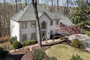 3373 Lake Crest Ln NE, Roswell, GA 30075 - Photo 2