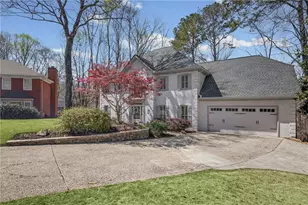3373 Lake Crest Ln NE, Roswell, GA 30075 - Photo 8