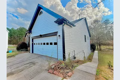 557 Vickers Lane, Locust Grove, GA 30248 - Photo 2