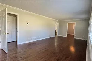 552 Sybil Ln SE, Marietta, GA 30067 - Photo 2