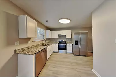 3703 Majestic Drive SW, Marietta, GA 30060 - Photo 4