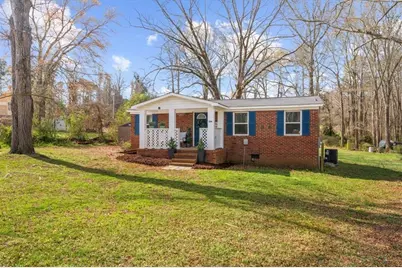 336 Gordon St, Jefferson, GA 30549 - Photo 2