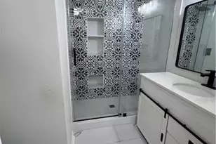 547 Windsor Dr, Forest Park, GA 30297 - Photo 8