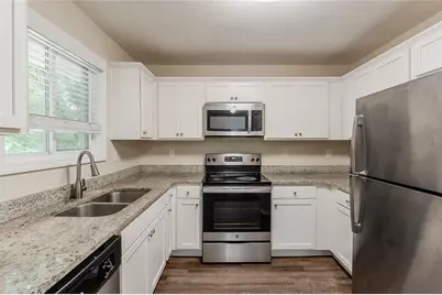 733 San Fernando Drive SE, Smyrna, GA 30080 - Photo 2