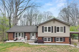 4548 Holiday Heights Dr, Oakwood, GA 30566 - Photo 8