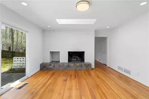 274 Land O Lakes Ct NE, Atlanta, GA 30342 - Photo 6