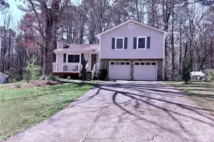 4135 Tanglewood Rd, Snellville, GA 30039 - Photo 1